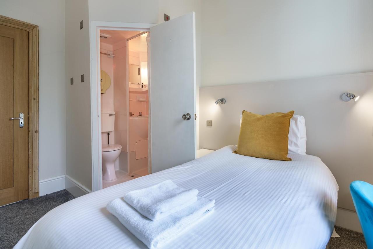 Woodlands Hall Hotel Ederyn ภายนอก รูปภาพ