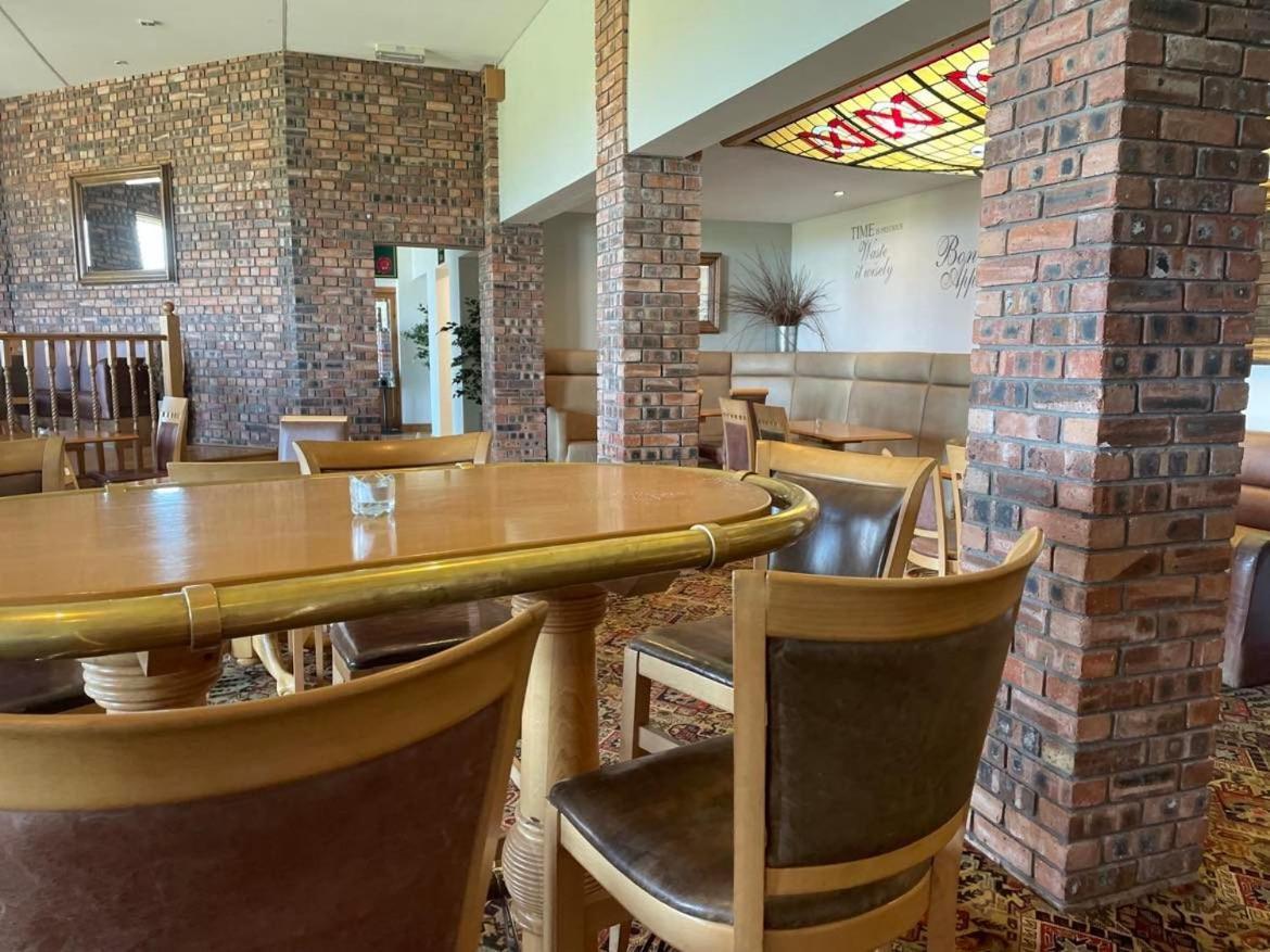 Woodlands Hall Hotel Ederyn ภายนอก รูปภาพ
