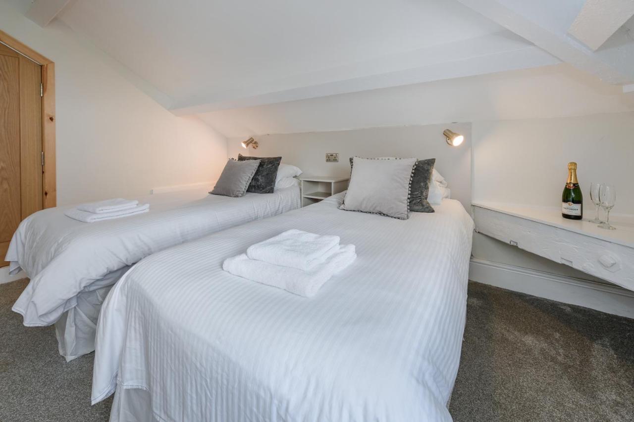 Woodlands Hall Hotel Ederyn ภายนอก รูปภาพ